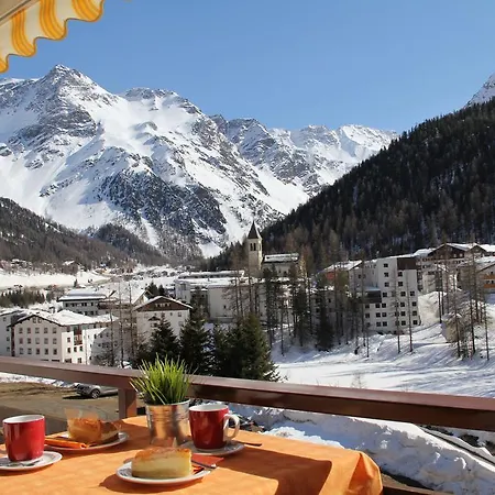 Alpina Apartment *